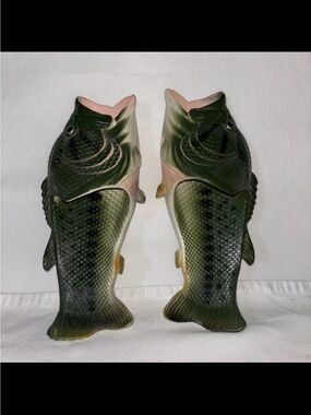 Rivers Edge Bass Shaped  Men's Slip-On Sandals in Green